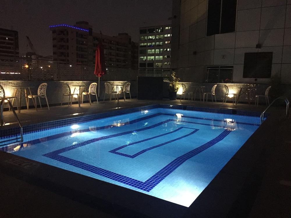 Omega Hotel Dubai Esterno foto